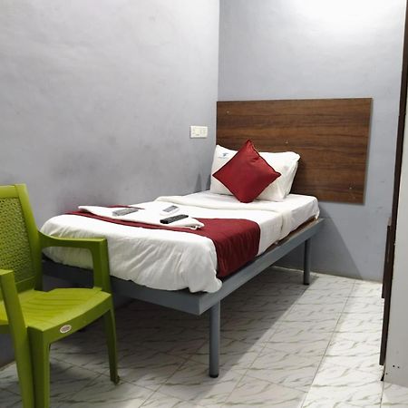 Skyry Hotel Iyyapanthangal Chennai Esterno foto