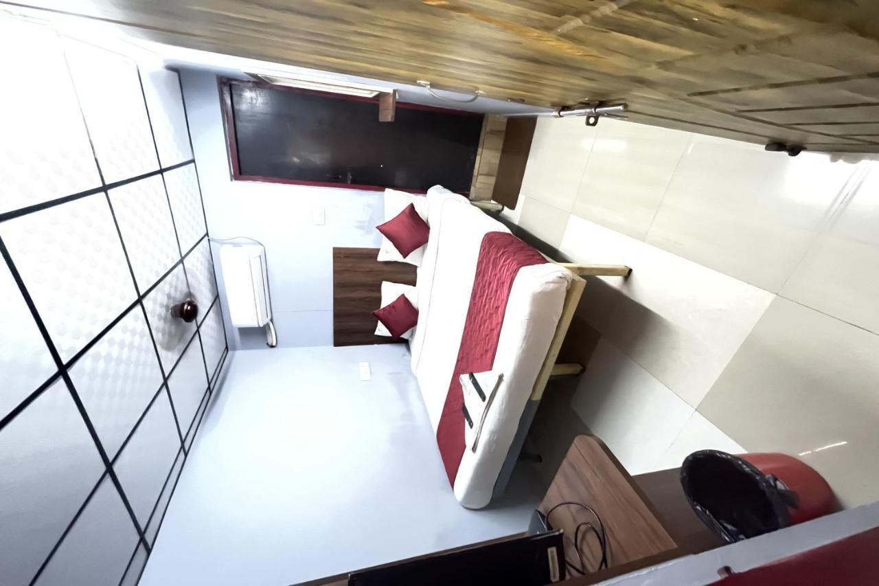 Skyry Hotel Iyyapanthangal Chennai Esterno foto