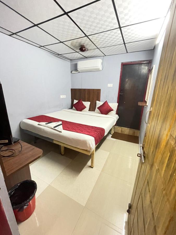 Skyry Hotel Iyyapanthangal Chennai Esterno foto