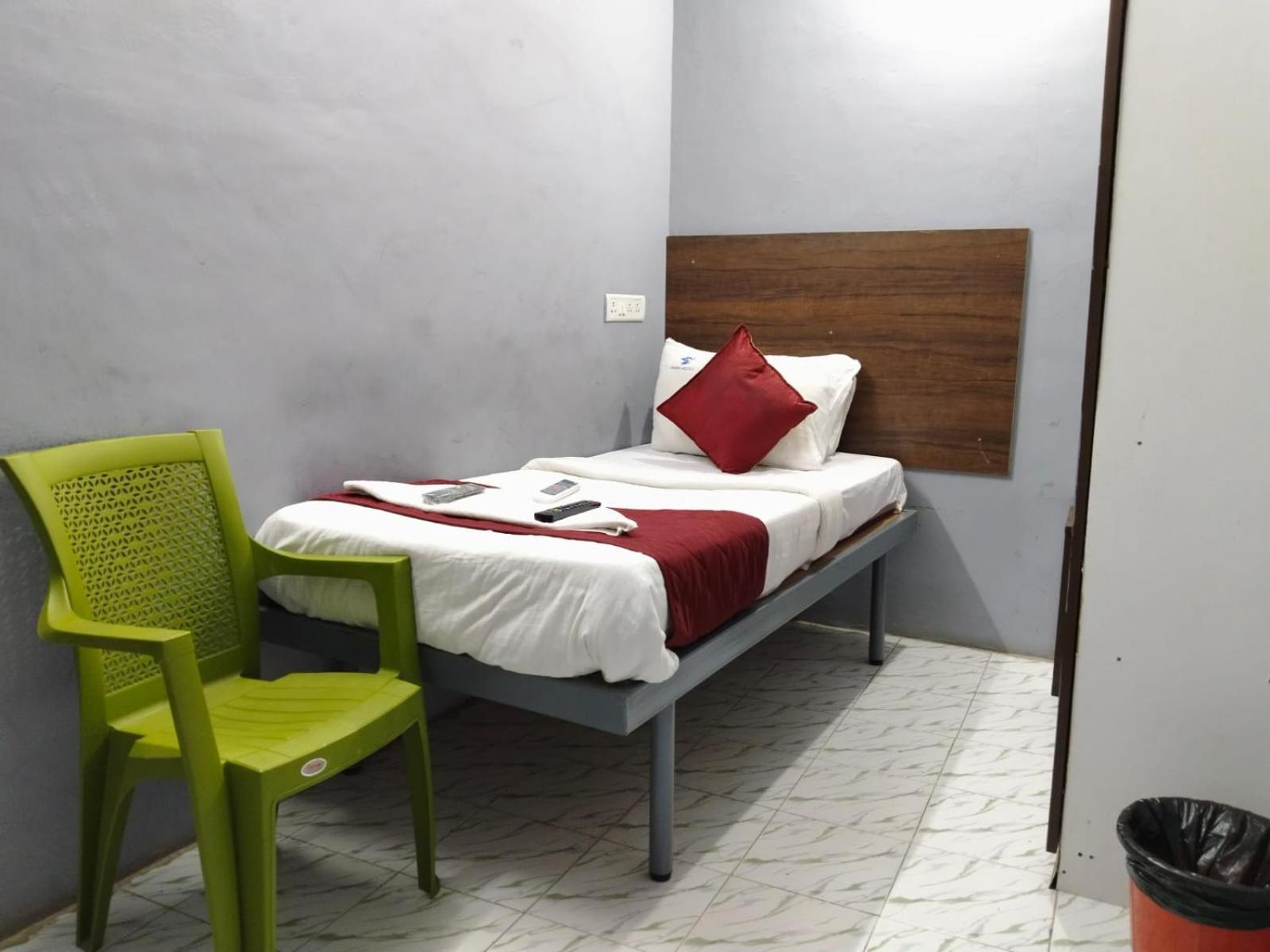 Skyry Hotel Iyyapanthangal Chennai Esterno foto